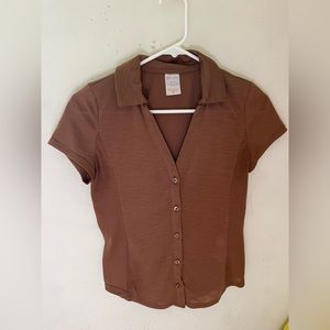 Brown “No boundaries” button up.